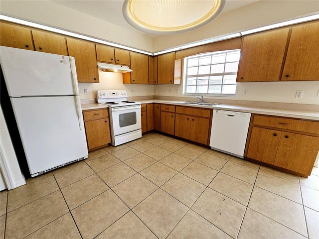 66 N MCCALL, Englewood, FL 34223