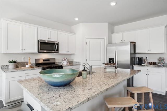 210 Happy Valley Rd, Keswick, VA 22947