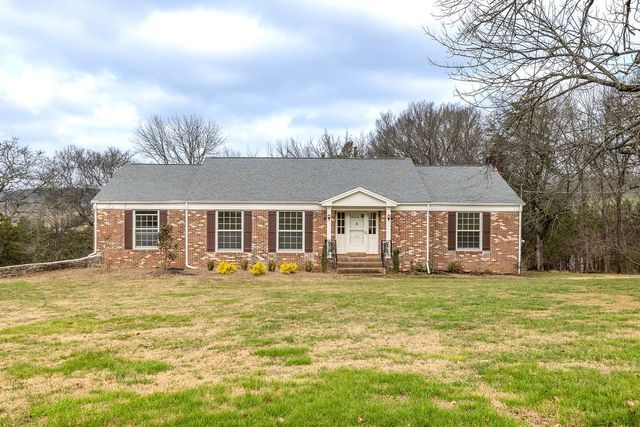 310 Glendale Dr, Pulaski, TN 38478