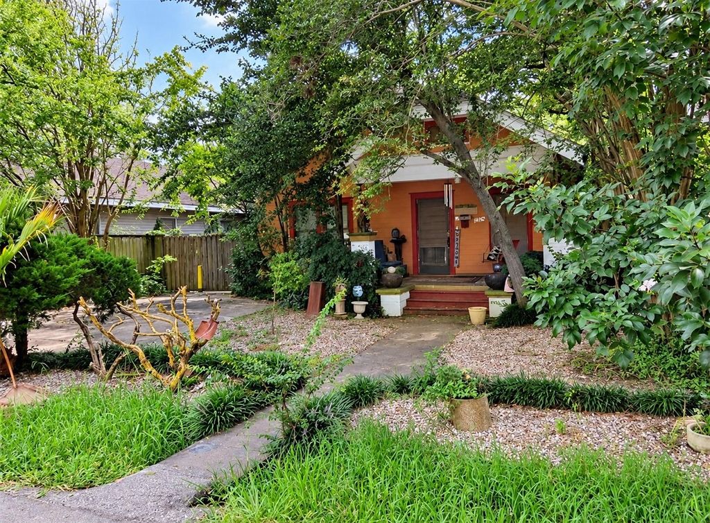 2029 Singleton Street, Houston, TX 77008
