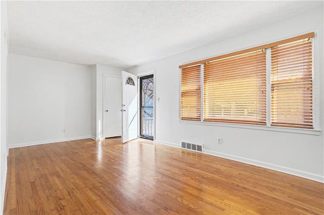 7120 Roe Avenue, Prairie Village, KS 66208