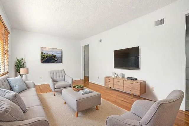 7120 Roe Avenue, Prairie Village, KS 66208