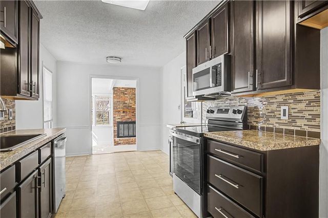 7120 Roe Avenue, Prairie Village, KS 66208