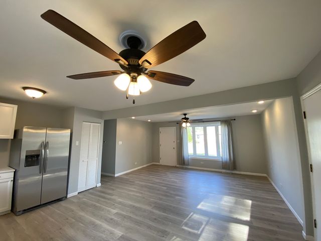 12814 E Playfield Drive, Crestwood, IL 60418