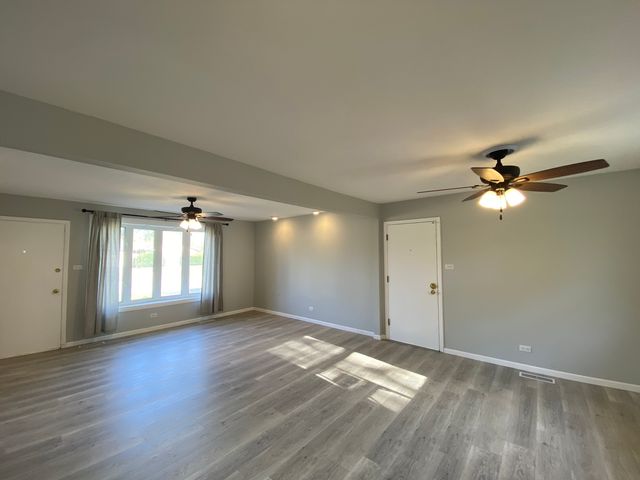 12814 E Playfield Drive, Crestwood, IL 60418