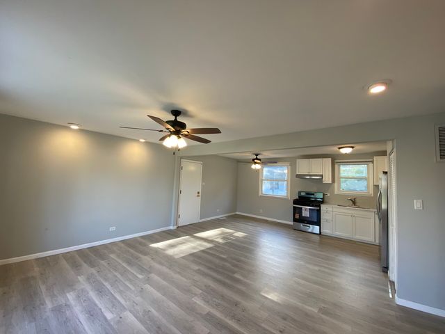 12814 E Playfield Drive, Crestwood, IL 60418