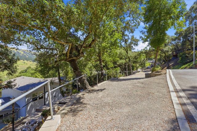 2981 Holiday Court, Morgan Hill, CA 95037