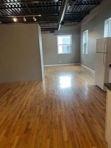 2046 W Grand Avenue 2F, Chicago, IL 60612