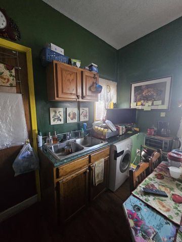 468 Colfax Avenue, Benton Harbor, MI 49022