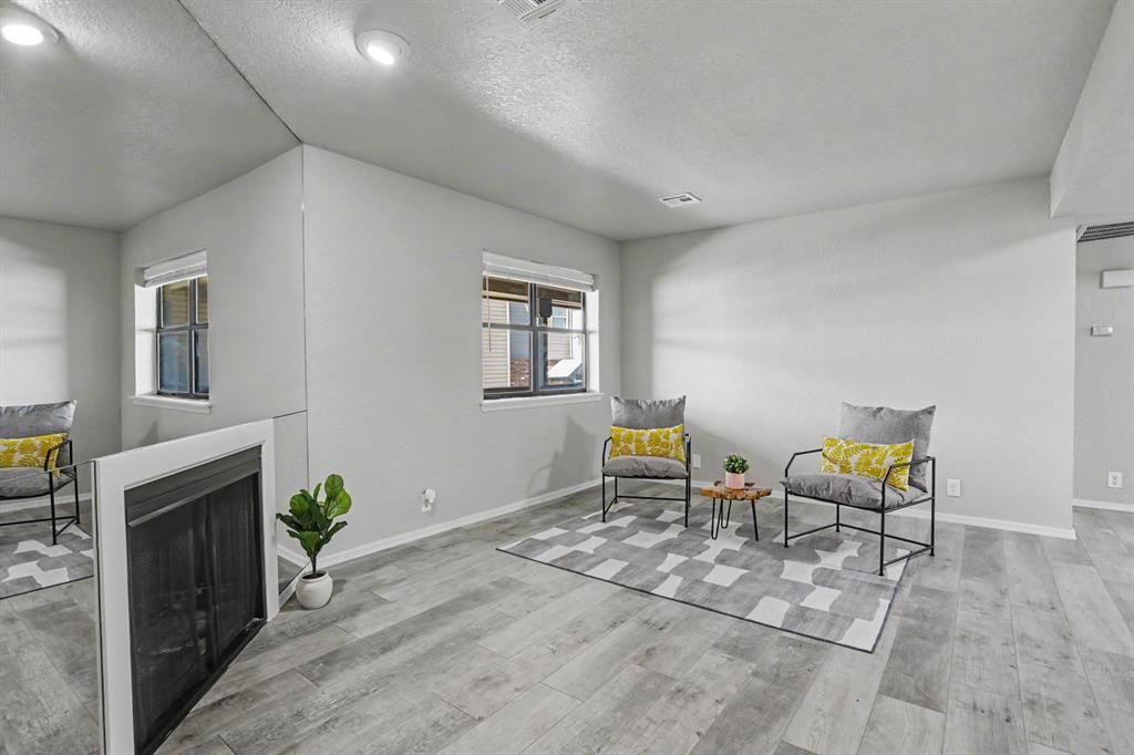 Image 4 of property listing at 11409 Springhollow Road 506, Oklahoma City, OK 73120