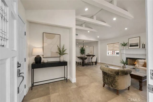 924 E Tujunga, Burbank, CA 91501