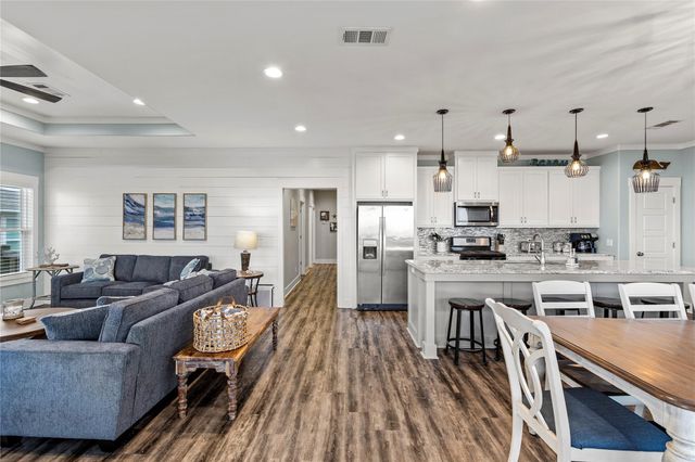 1317 Emerald Drive, Crystal Beach, TX 77650