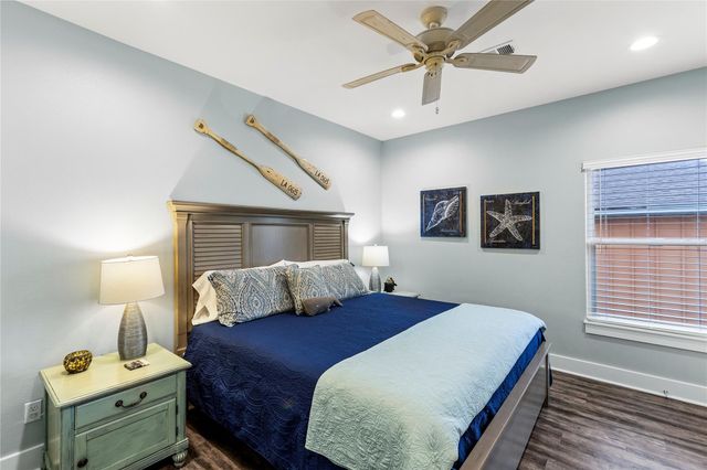 1317 Emerald Drive, Crystal Beach, TX 77650