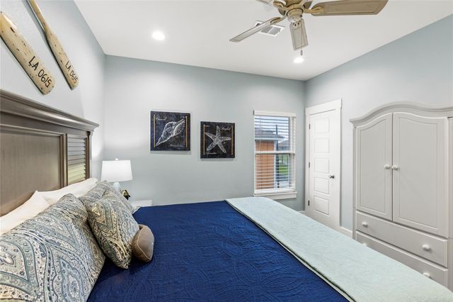 1317 Emerald Drive, Crystal Beach, TX 77650