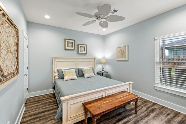 1317 Emerald Drive, Crystal Beach, TX 77650