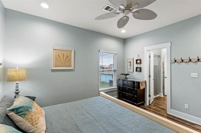 1317 Emerald Drive, Crystal Beach, TX 77650