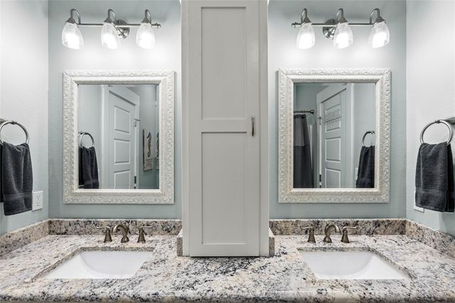 1317 Emerald Drive, Crystal Beach, TX 77650