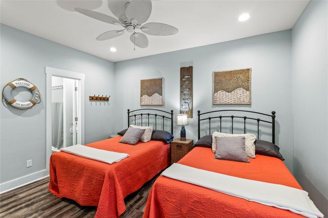 1317 Emerald Drive, Crystal Beach, TX 77650