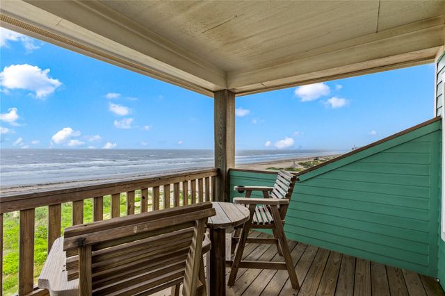 1317 Emerald Drive, Crystal Beach, TX 77650
