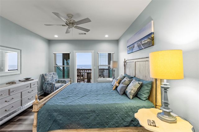 1317 Emerald Drive, Crystal Beach, TX 77650