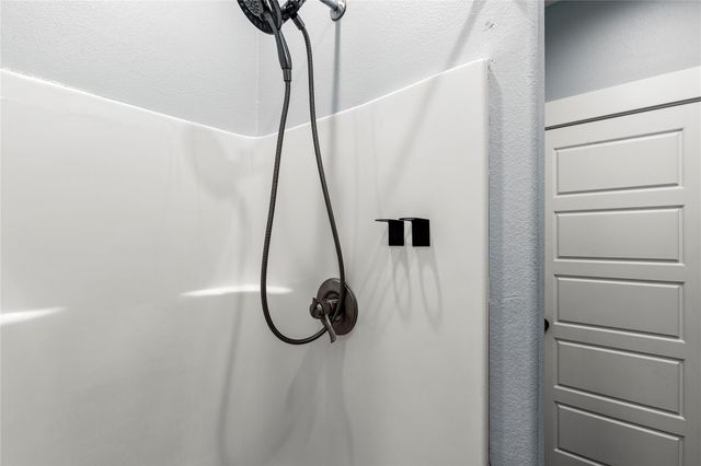 1317 Emerald Drive, Crystal Beach, TX 77650