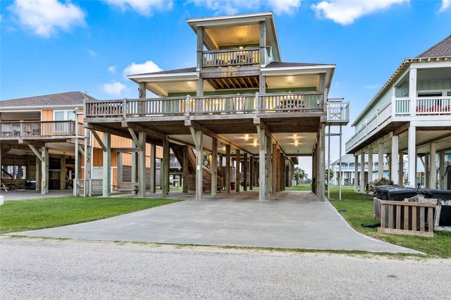 1317 Emerald Drive, Crystal Beach, TX 77650
