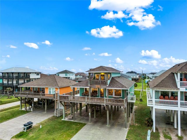 1317 Emerald Drive, Crystal Beach, TX 77650