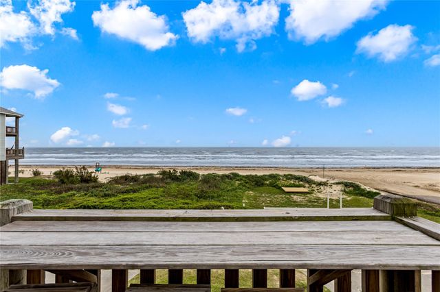 1317 Emerald Drive, Crystal Beach, TX 77650