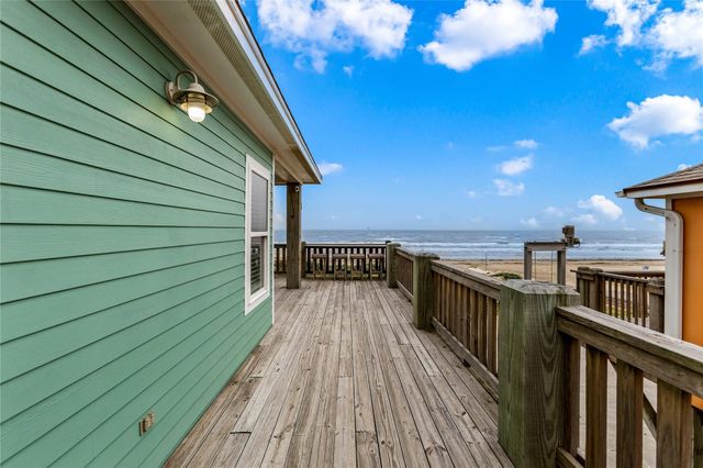 1317 Emerald Drive, Crystal Beach, TX 77650