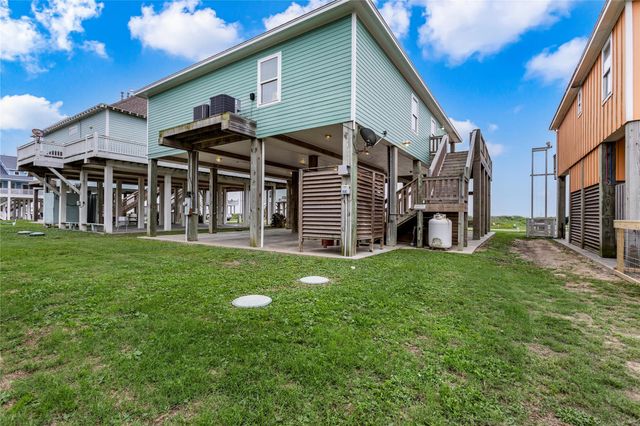 1317 Emerald Drive, Crystal Beach, TX 77650