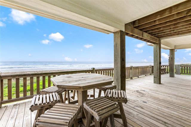 1317 Emerald Drive, Crystal Beach, TX 77650