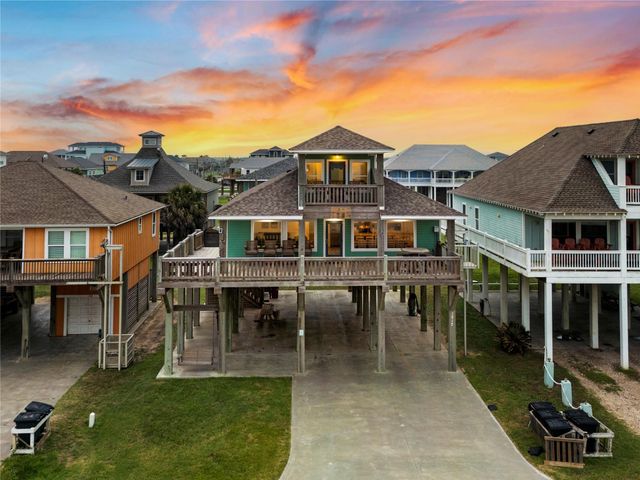 1317 Emerald Drive, Crystal Beach, TX 77650