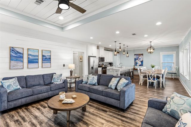 1317 Emerald Drive, Crystal Beach, TX 77650