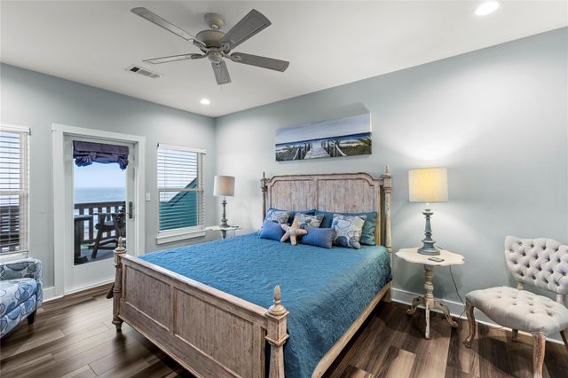 1317 Emerald Drive, Crystal Beach, TX 77650