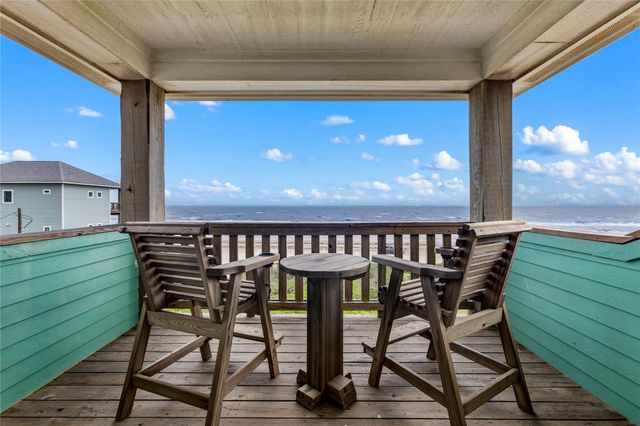 1317 Emerald Drive, Crystal Beach, TX 77650