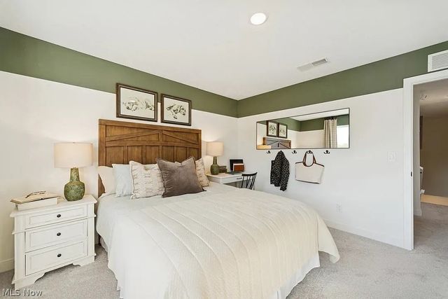 5094 Shepherds Glen, Willoughby, OH 44094