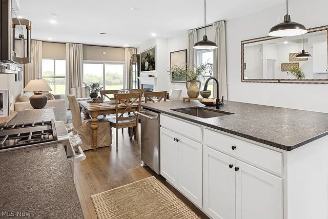 5094 Shepherds Glen, Willoughby, OH 44094
