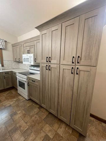 106 Oak Park Lane, Fairfield Bay, AR 72088