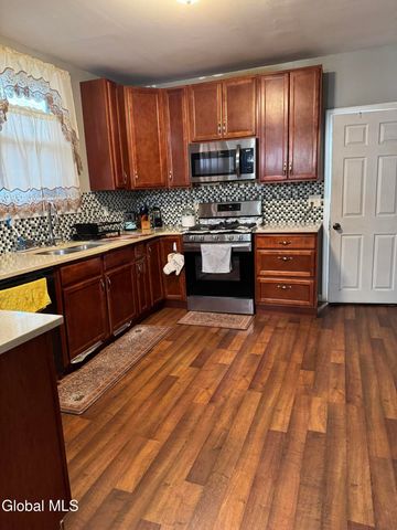 1038 Brierwood Boulevard, Schenectady, NY 12308
