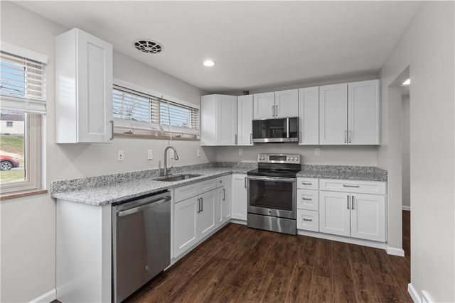 2608 Milford Dr, Bethel Park, PA 15102