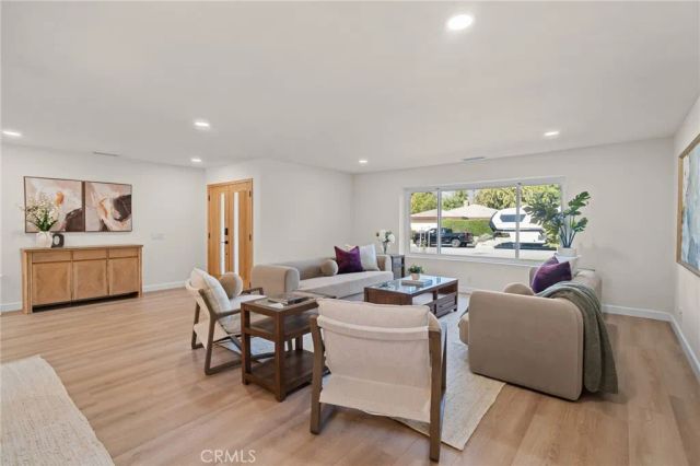 214 Lamar Drive, Claremont, CA 91711