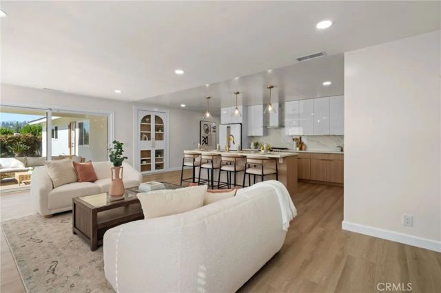 214 Lamar Drive, Claremont, CA 91711