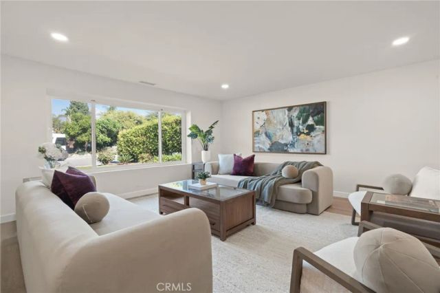 214 Lamar Drive, Claremont, CA 91711