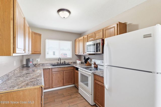 289 San Remo Road SW, Palm Bay, FL 32908