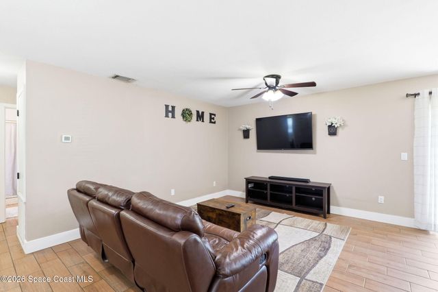 289 San Remo Road SW, Palm Bay, FL 32908