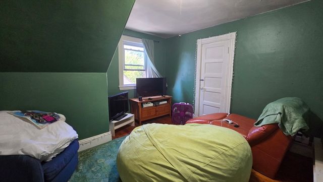 27 Newcastle Rd 2, Boston, MA 02135