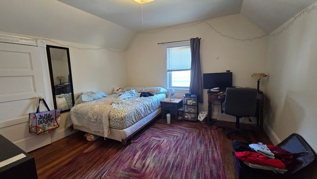 27 Newcastle Rd 2, Boston, MA 02135