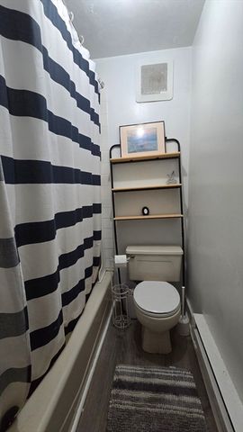 27 Newcastle Rd 2, Boston, MA 02135