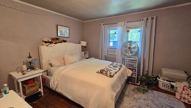 27 Newcastle Rd 2, Boston, MA 02135