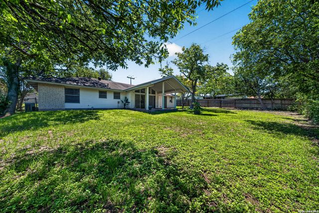 851 BOULDER DR, Universal City, TX 78148